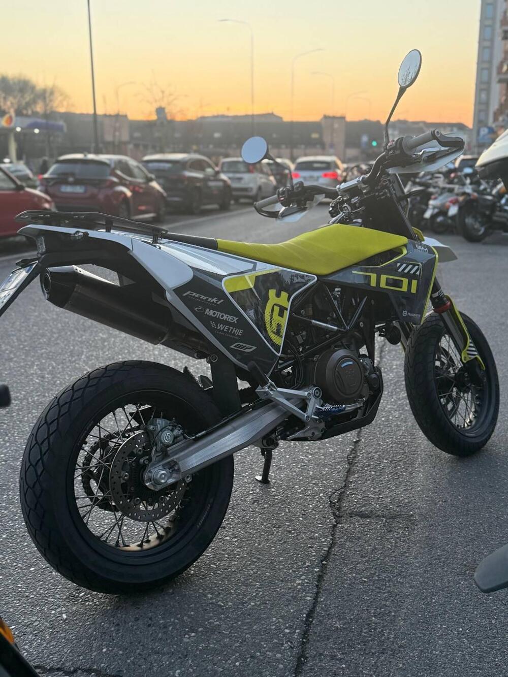 Husqvarna 701 Supermoto (2021) (3)