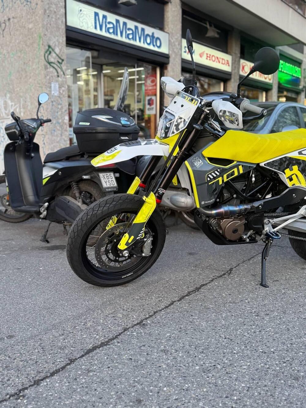 Husqvarna 701 Supermoto (2021) (6)