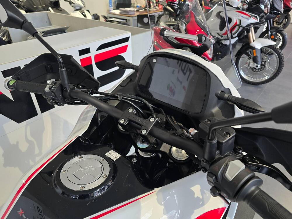 Moto Morini X-Cape 700 Gold Edition (2025 - 26) (12)