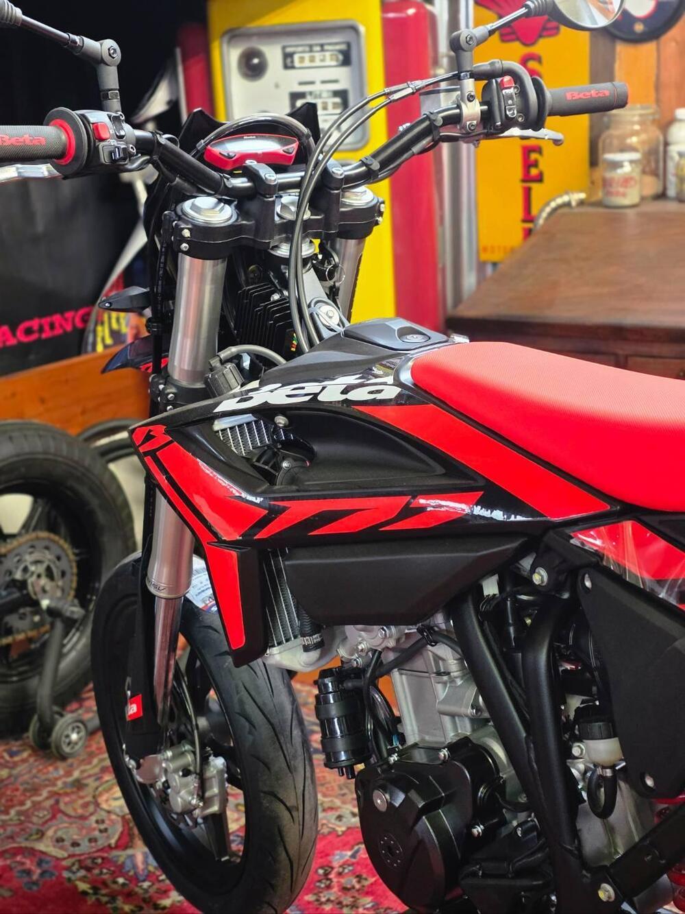 Betamotor RR 125 4T Motard T (2025 - 26) (4)