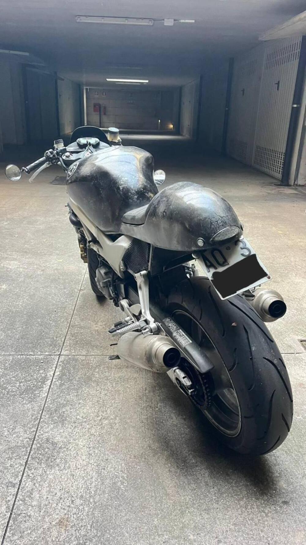 Honda VTR 1000 F Firestorm (1997 - 00) (9)