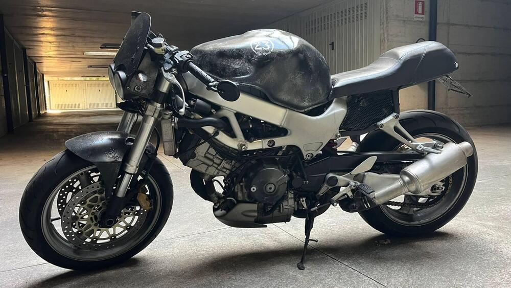 Honda VTR 1000 F Firestorm (1997 - 00) (13)