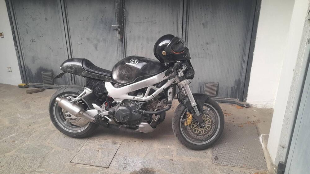 Honda VTR 1000 F Firestorm (1997 - 00) (15)