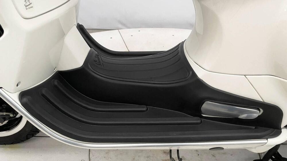 Vespa GTS 300 Super (2017 - 18) (4)