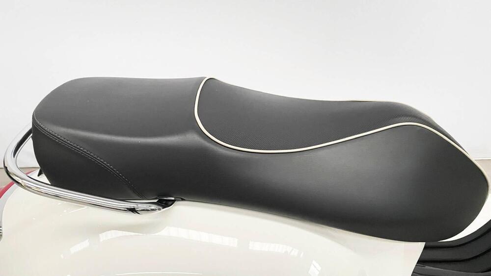 Vespa GTS 300 Super (2017 - 18) (8)