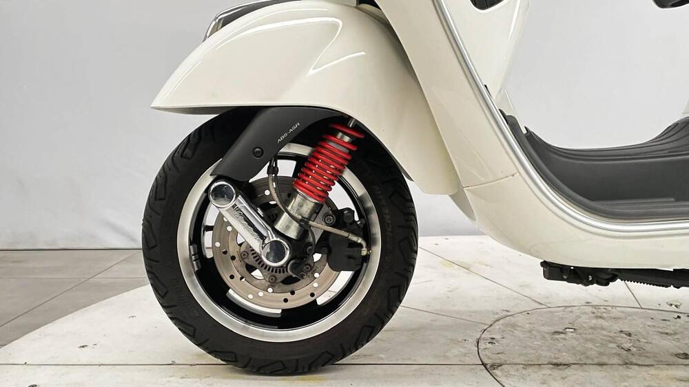 Vespa GTS 300 Super (2017 - 18) (3)