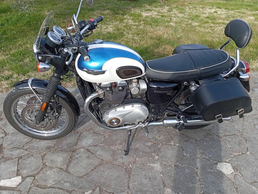 Triumph Bonneville T120 (2021 - 25) (7)