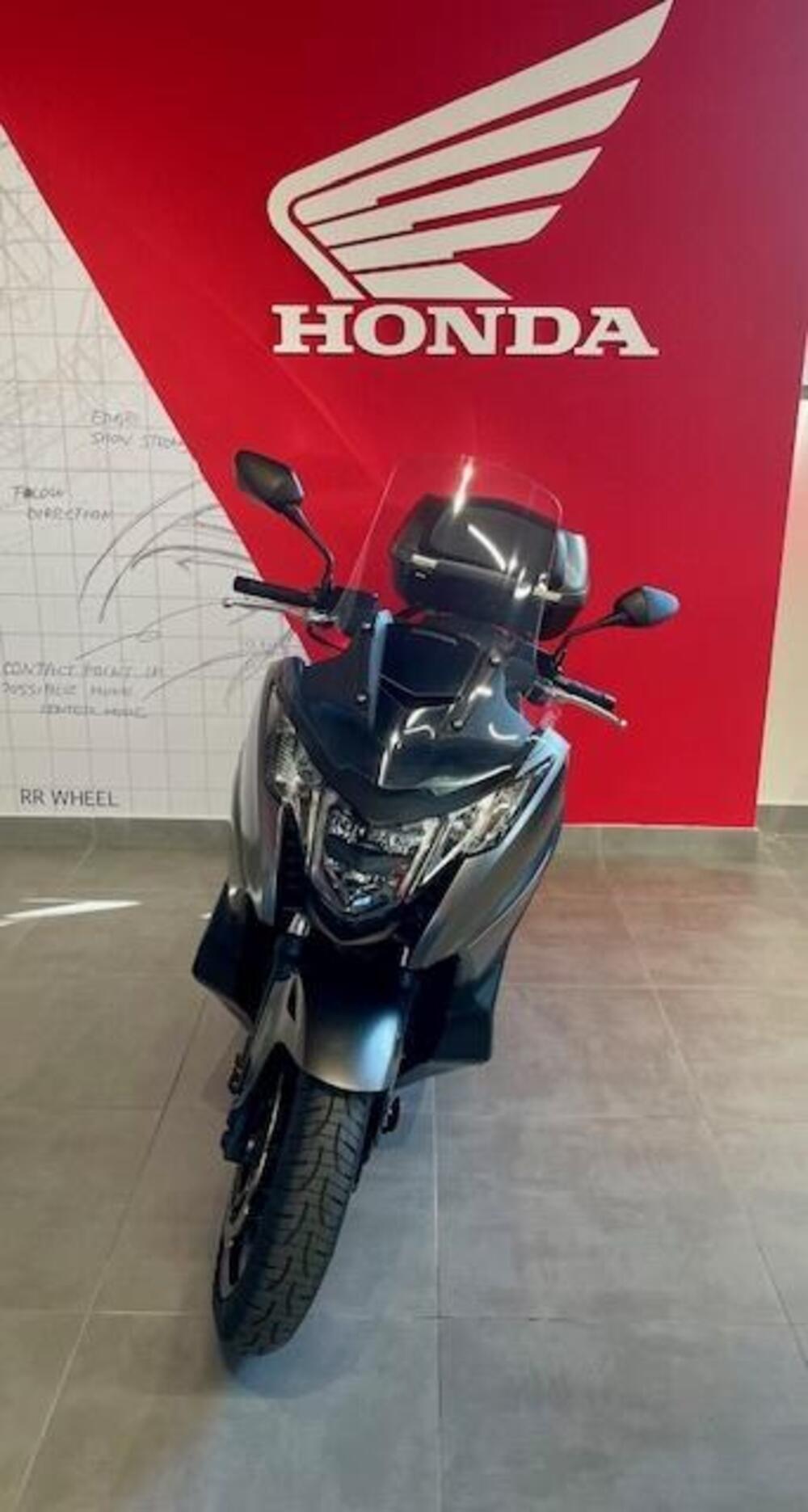 Honda Integra 750 DCT (2016 - 17) (3)