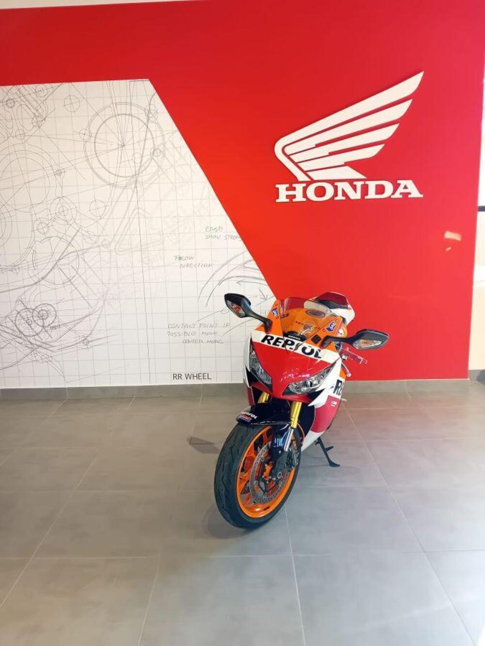 Honda CBR 1000 RR Fireblade (2012 - 16) (3)