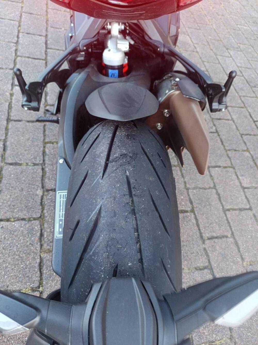 MV Agusta Brutale 800 Rosso (2021 - 23) (2)