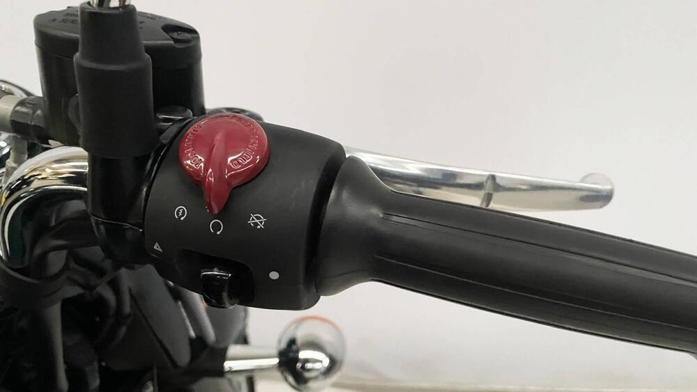 Royal Enfield Classic 350 (2021 - 26) (11)