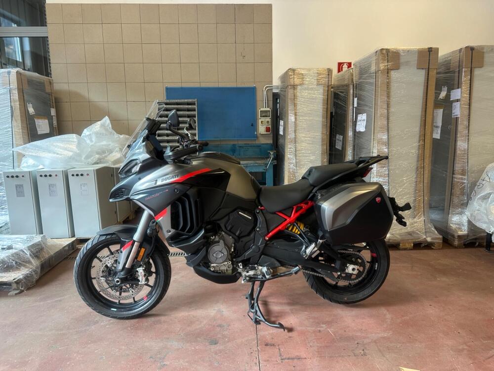 Ducati Multistrada V4 S Grand Tour (2024) (10)