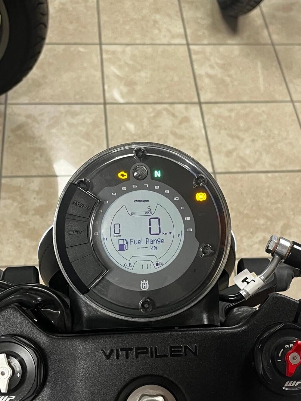 Husqvarna Vitpilen 401 (2024 - 26) (4)