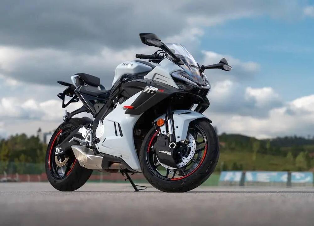 CFMOTO 675SR-R (2025 - 26) (2)