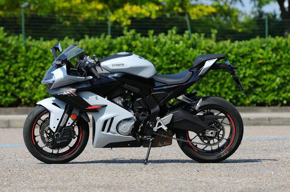 CFMOTO 675SR-R (2025 - 26) (3)