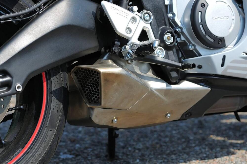 CFMOTO 675SR-R (2025 - 26) (12)