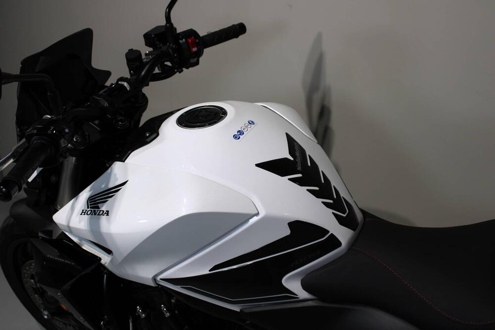 Honda CB 1000 Hornet (2025 - 26) (5)