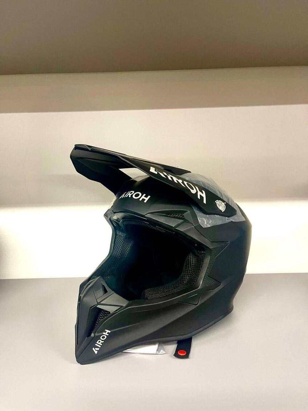 AIROH WRAAP (2)