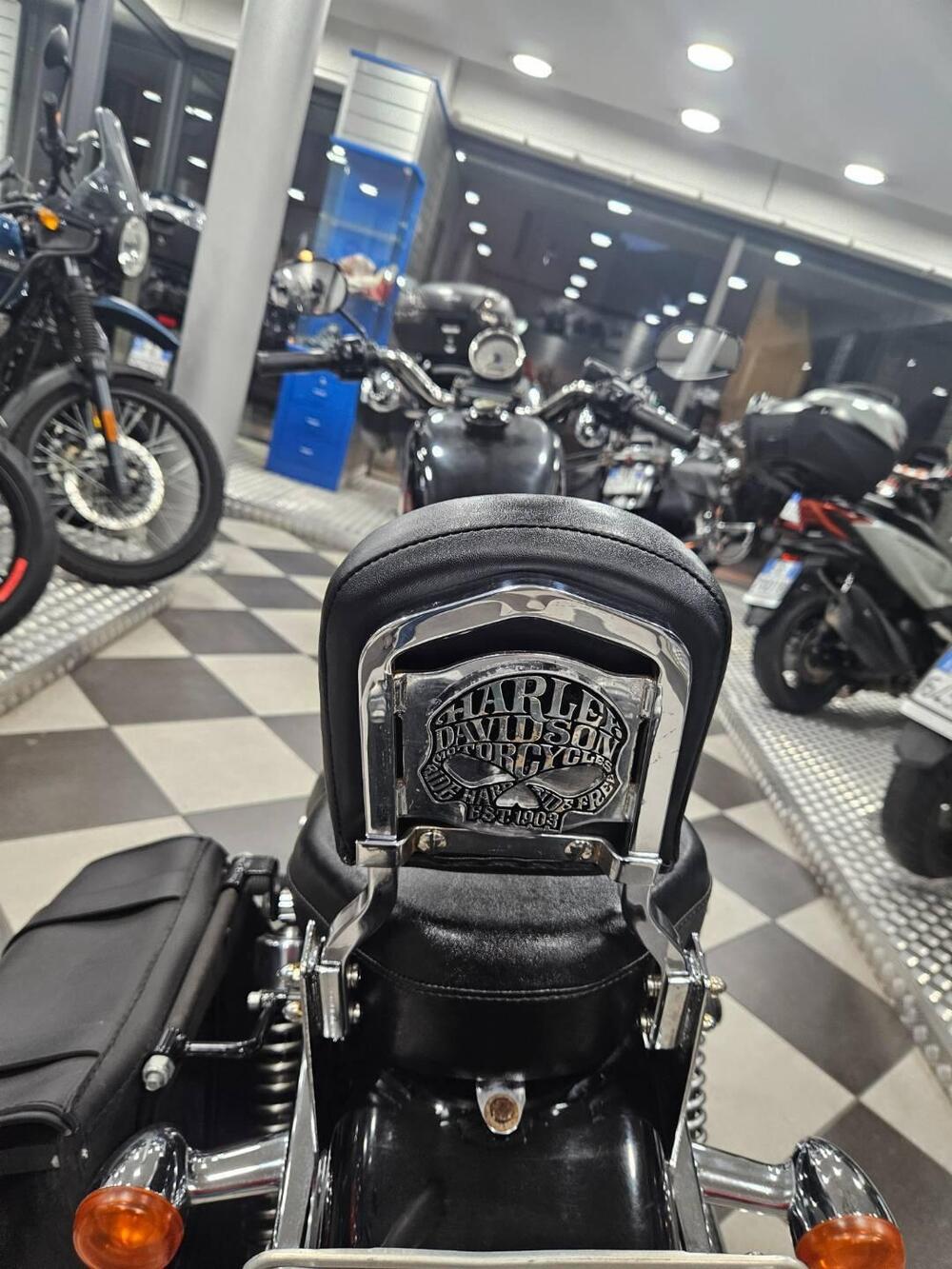 Harley-Davidson 883 (2006 - 07) - XL (5)