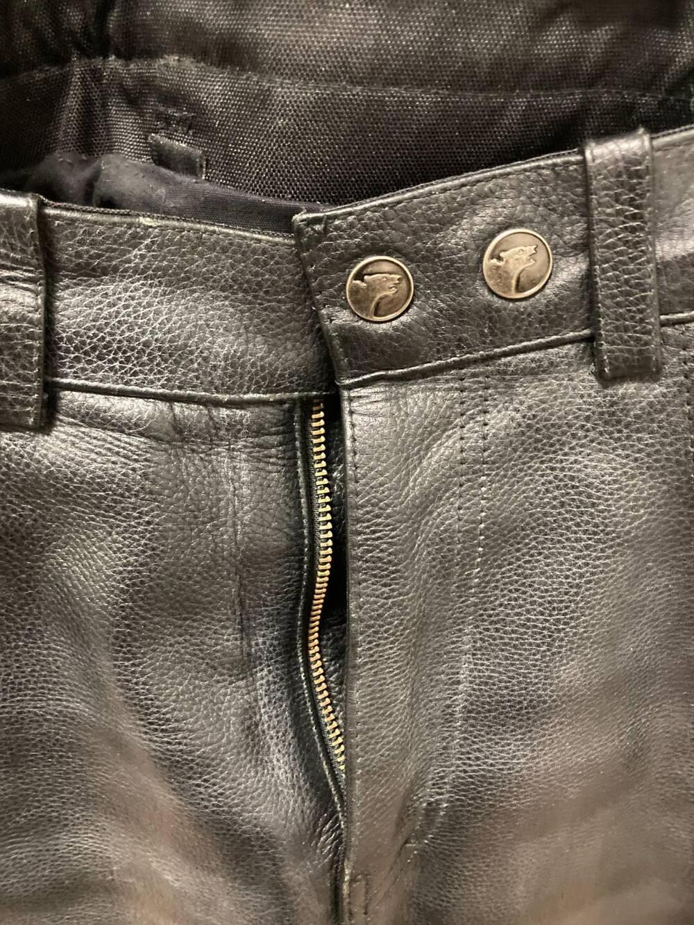 Pantaloni con bretelle pelle Bering (3)