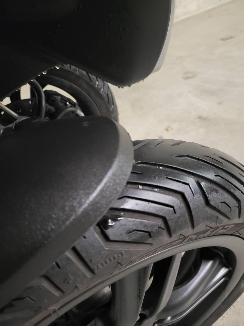 Piaggio MP3 300 ABS Hpe (2021 - 24) (3)