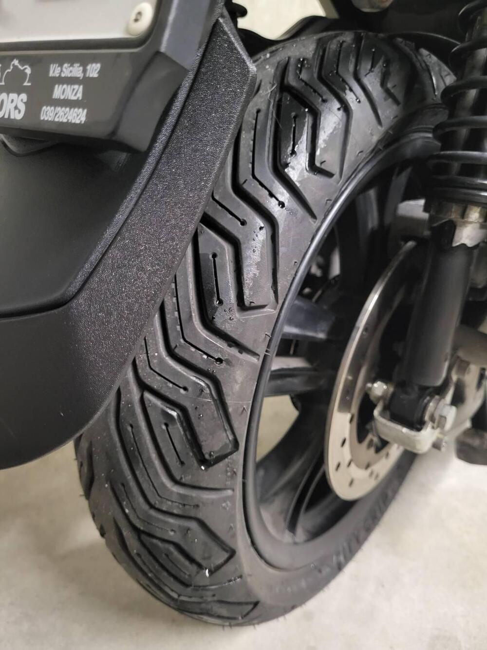 Piaggio MP3 300 ABS Hpe (2021 - 24) (4)