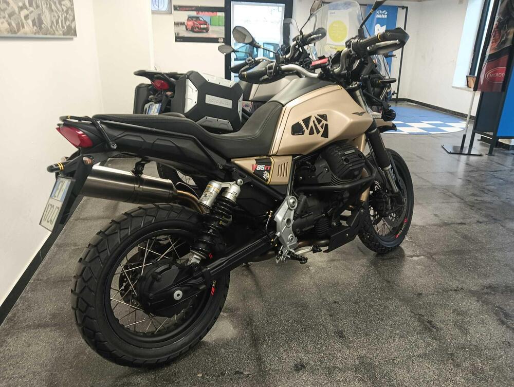 Moto Guzzi V85 TT Travel (2021 - 23) (3)