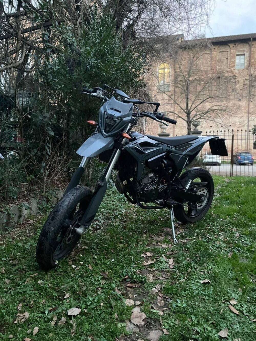 Betamotor RR 125 4T Motard T - X Special Edition (2025 - 26) (2)