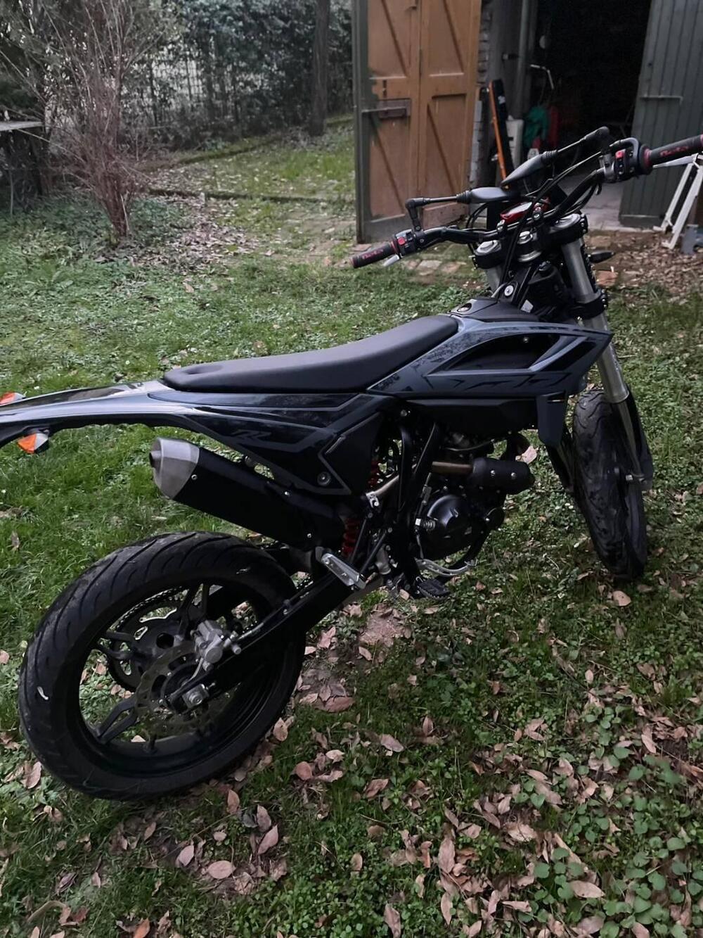 Betamotor RR 125 4T Motard T - X Special Edition (2025 - 26) (4)