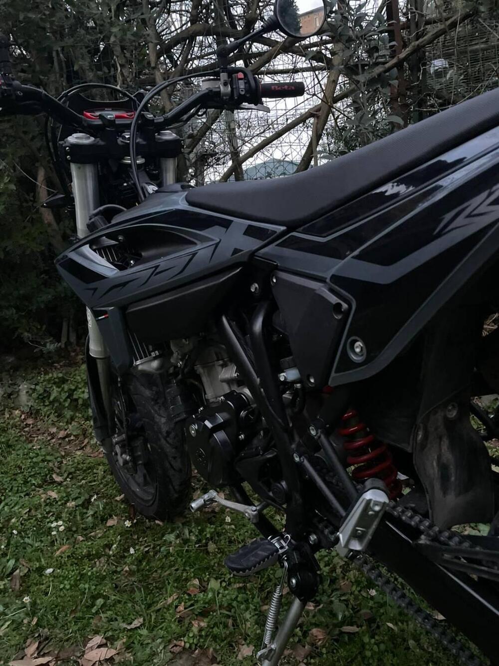 Betamotor RR 125 4T Motard T - X Special Edition (2025 - 26) (5)