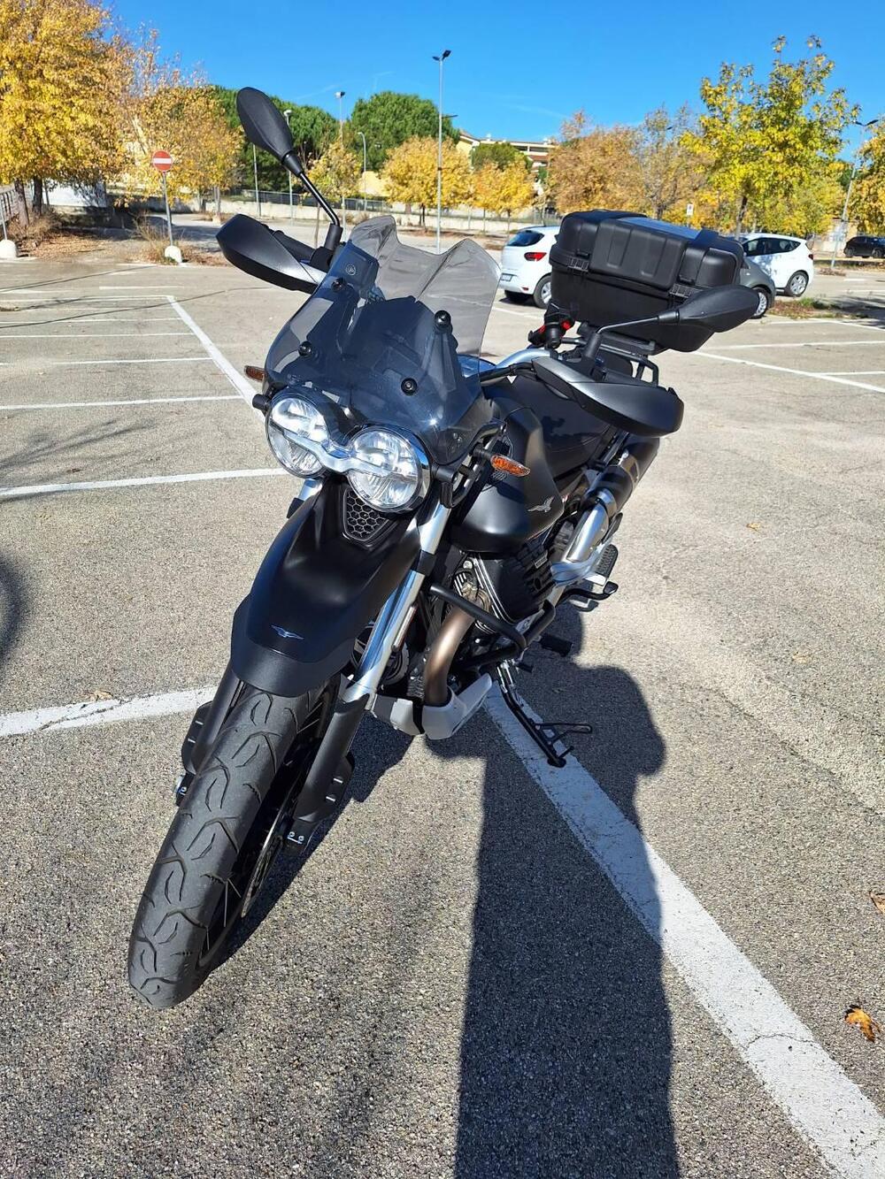 Moto Guzzi V85 TT (2021 - 23) (5)