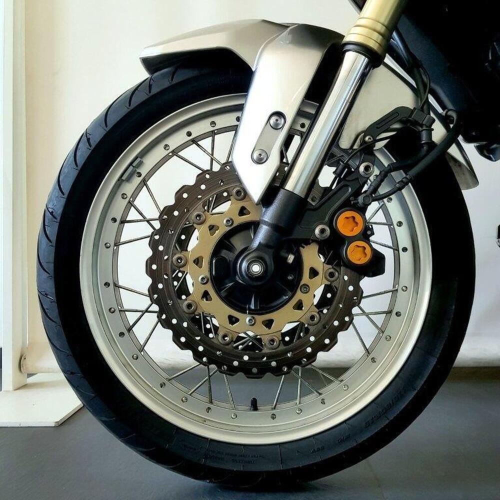 Yamaha XT1200Z Super Ténéré First Edition (2010 - 11) (7)