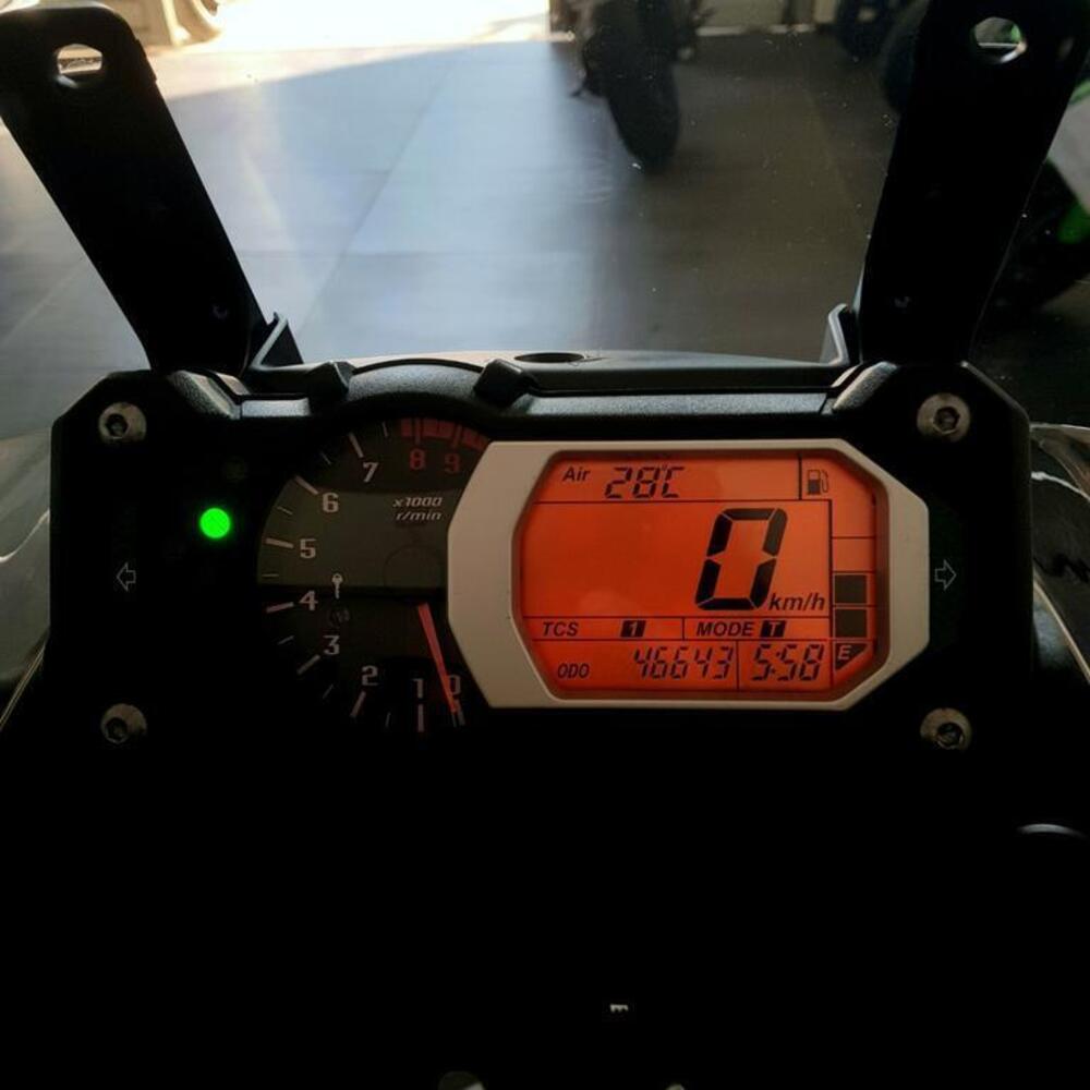 Yamaha XT1200Z Super Ténéré First Edition (2010 - 11) (5)