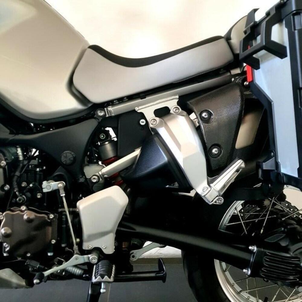 Yamaha XT1200Z Super Ténéré First Edition (2010 - 11) (12)
