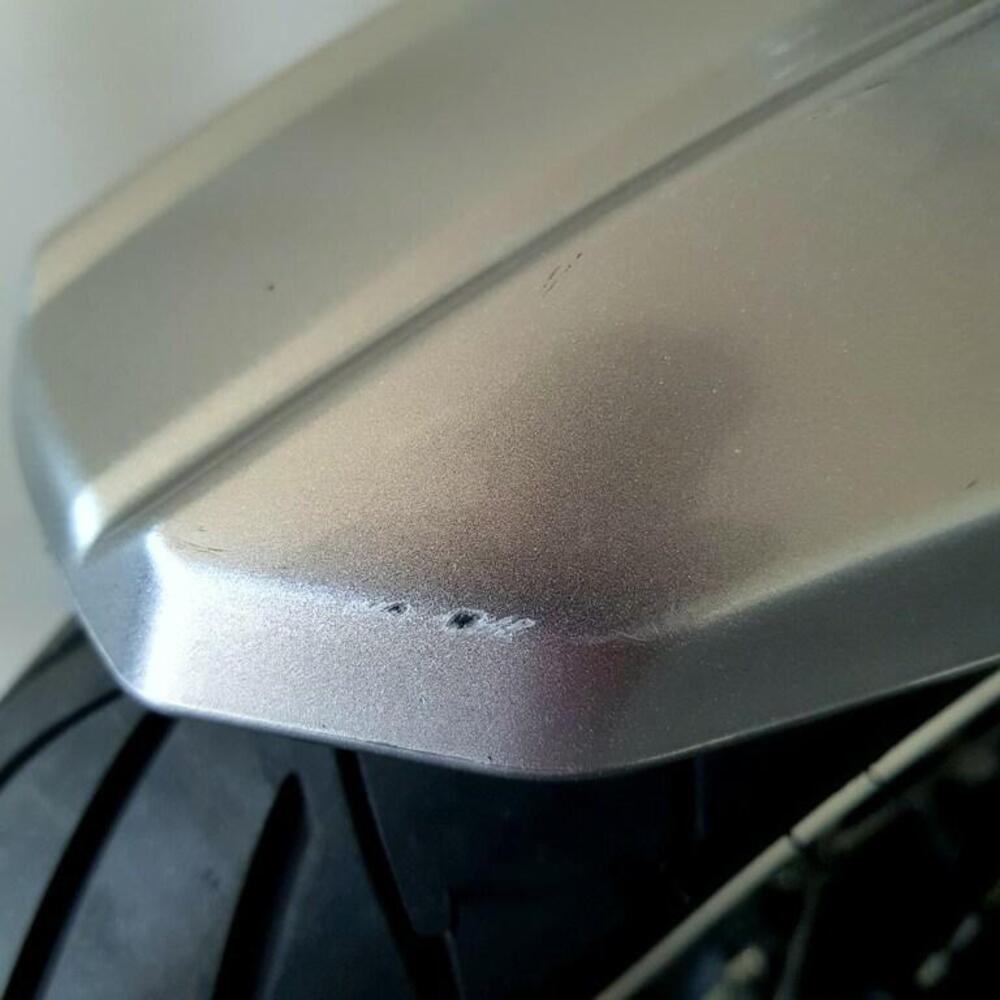 Yamaha XT1200Z Super Ténéré First Edition (2010 - 11) (9)