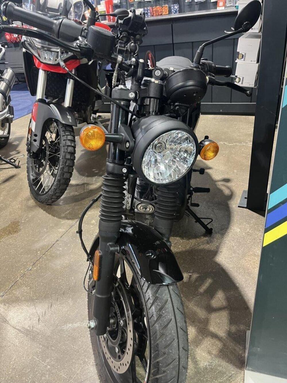 Royal Enfield HNTR 350 (2022 - 26) (2)