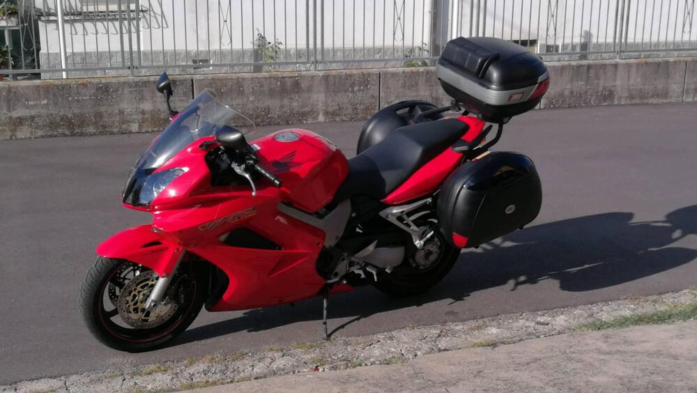 Honda VFR 800 (2002 - 05) (4)