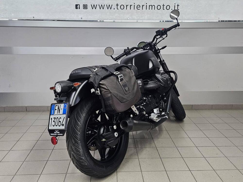 Moto Guzzi V7 Stone (2021 - 24) (6)