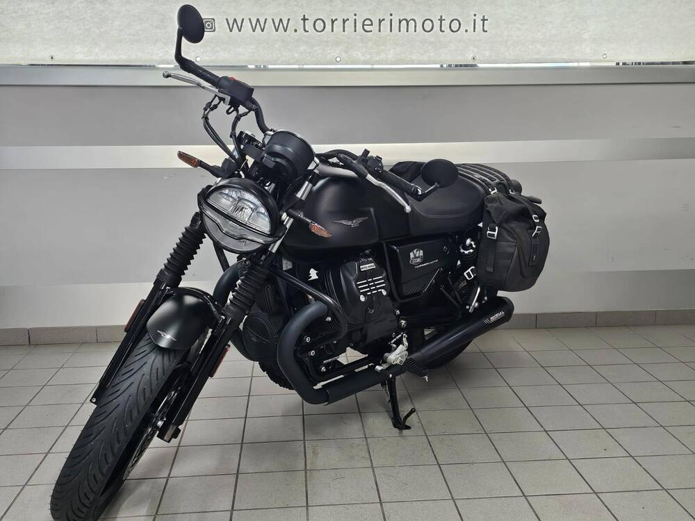 Moto Guzzi V7 Stone (2021 - 24)