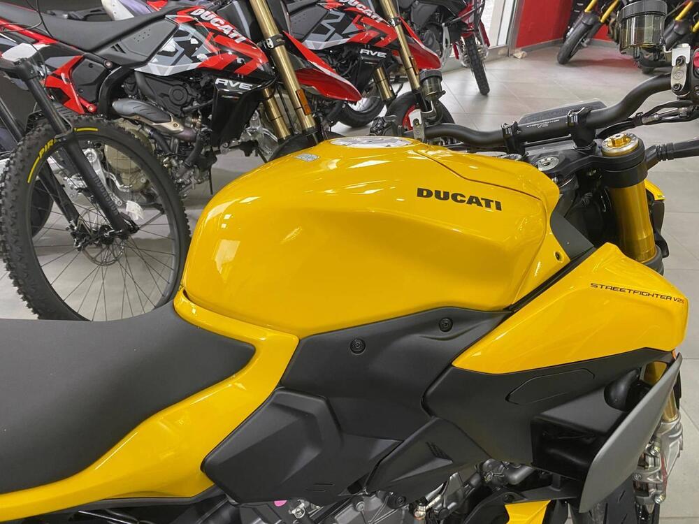 Ducati Streetfighter V2 S (2025 - 26) (4)