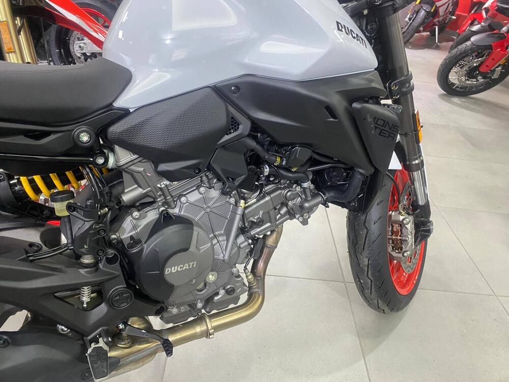 Ducati Monster 890 (2026) (7)