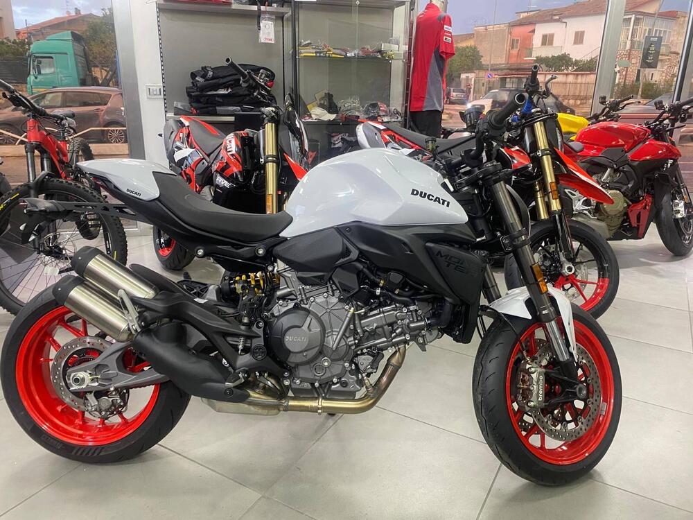 Ducati Monster 890 (2026) (2)