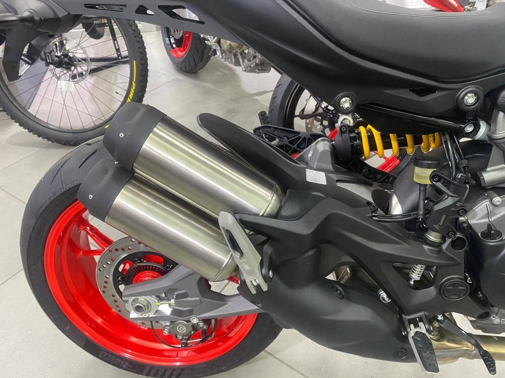 Ducati Monster 890 (2026) (8)