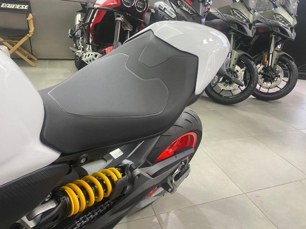 Ducati Monster 890 (2026) (9)