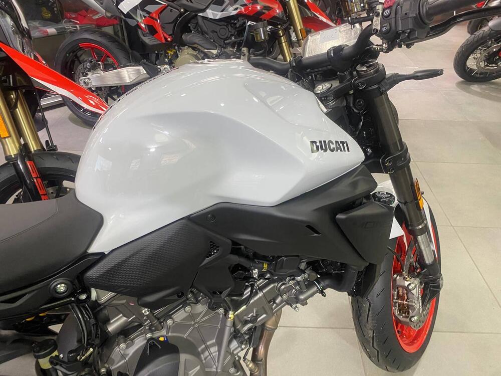 Ducati Monster 890 (2026) (5)
