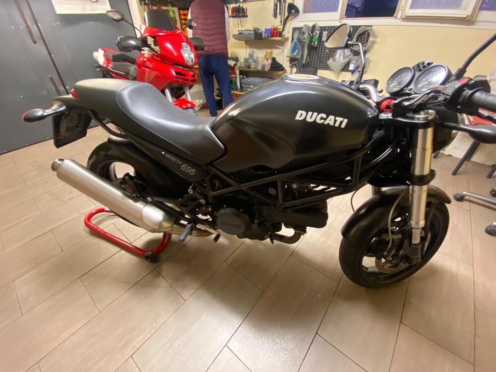 Ducati Monster 695 (2006 - 08) (9)