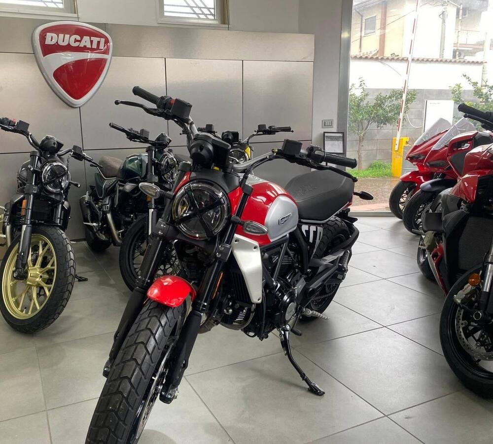 Ducati Scrambler 800 Icon (2025 - 26)