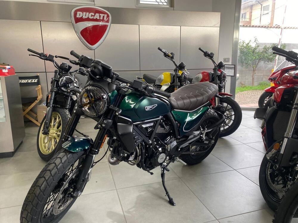 Ducati Scrambler 800 Nightshift (2025 - 26)