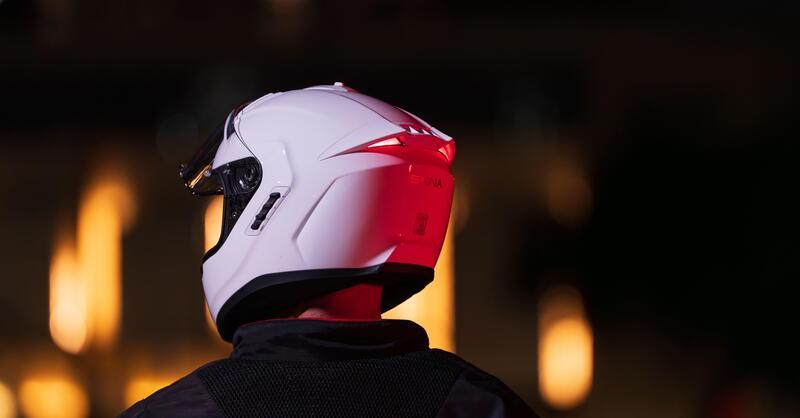 Con SENA Phantom ANC la riduzione attiva del rumore &egrave; integrata nel casco