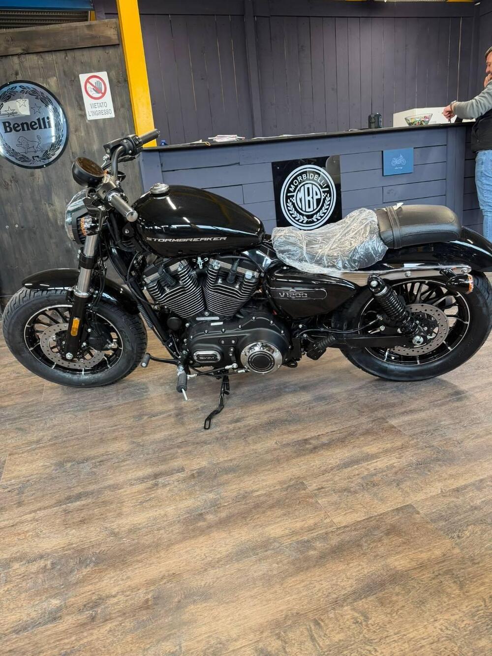 Swm Stormbreaker V1200 (2024 - 25) (5)